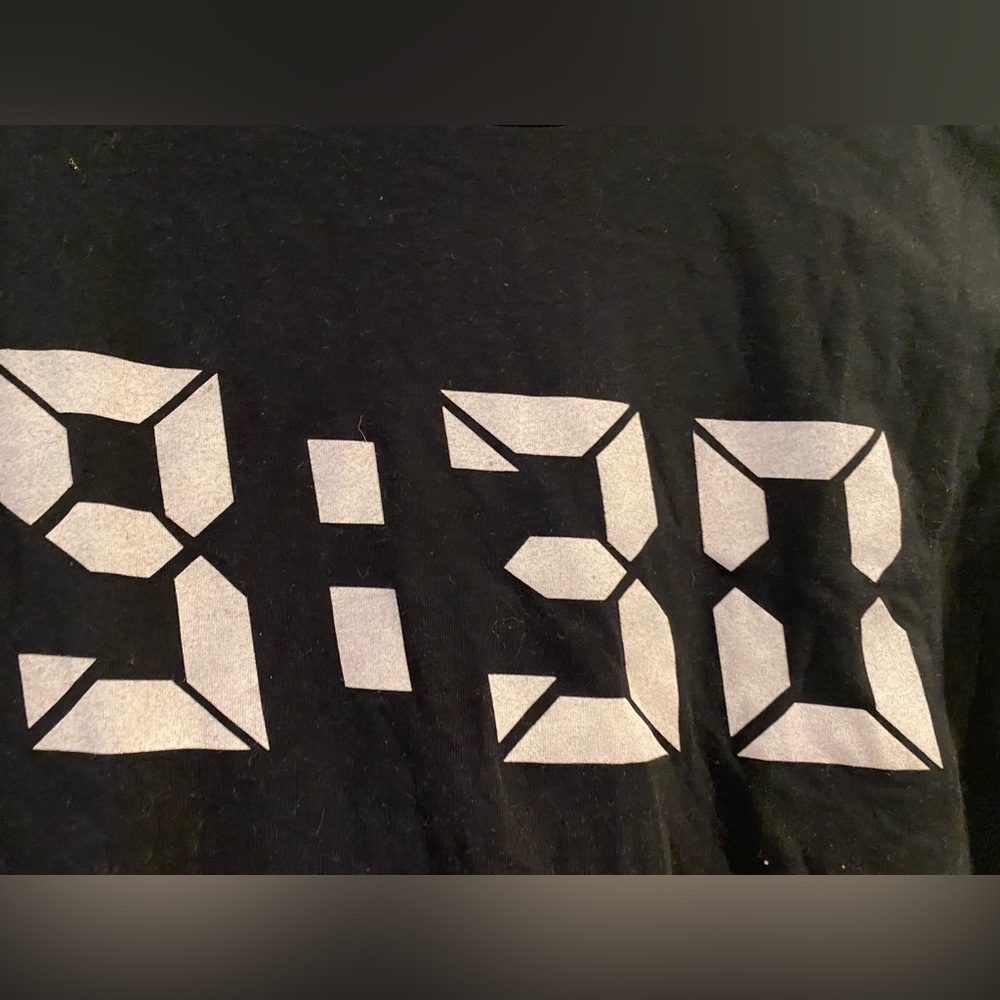 9:30 CLUB TEE - Picture 2 of 4